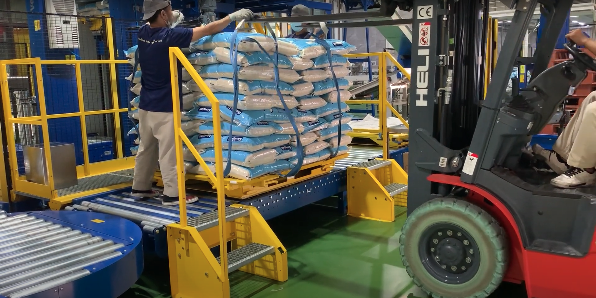 Palletizing rice - Verbruggen
